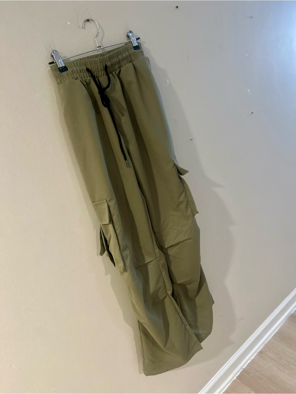 Men's Olive Cargo Jogger Pants with Drawstring Waist